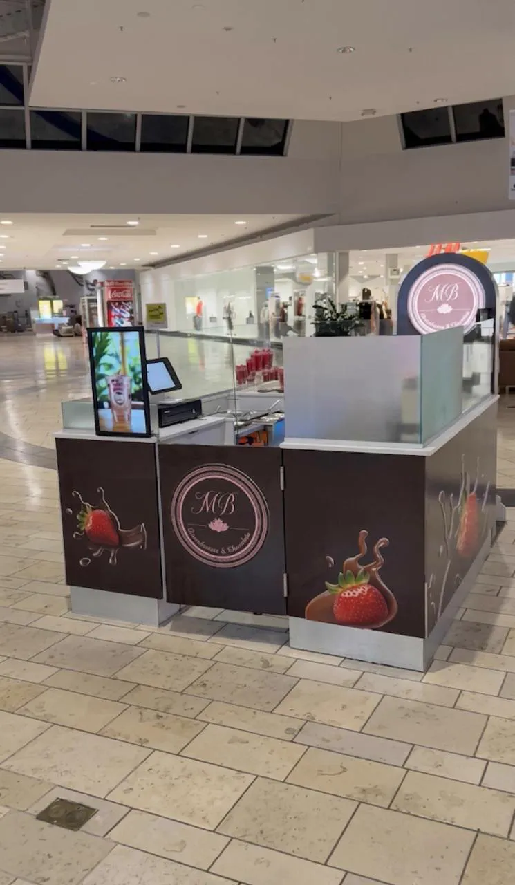 MB Chocolate and Strawberries mall kiosk designed and printed by KStell Studio in Miami