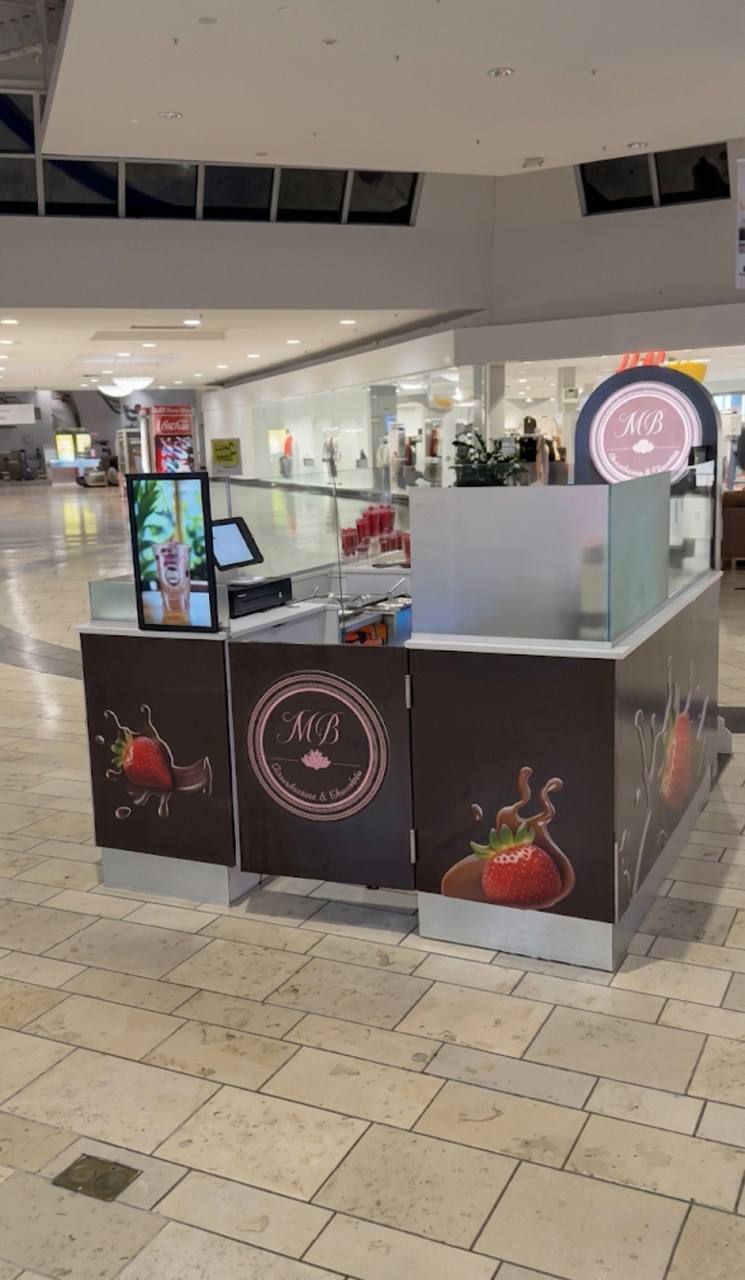 MB Chocolate and Strawberries mall kiosk designed and printed by KStell Studio in Miami